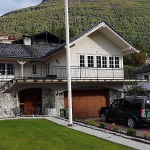 Ferienwohnung Aarnes House Stryn Exterior photo