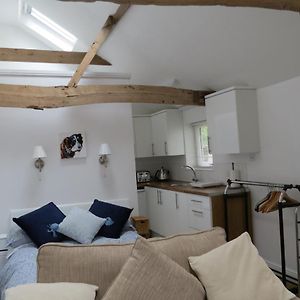 Ferienwohnung The Old Stables, Whitehall Farmhouse, Oakington Cambridge  Exterior photo