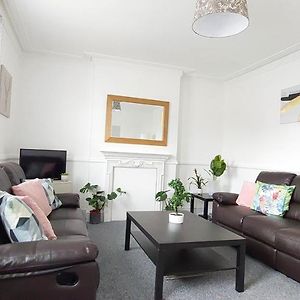 Very Spacious Two Bedroom Converted Apartment In East London Borough of Croydon Exterior photo