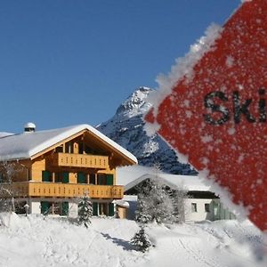 Hotel Landhaus Alpenland Lech am Arlberg Exterior photo