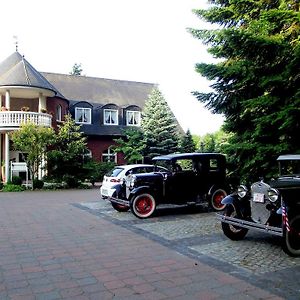 Hotel und Restaurant Waldschlösschen Crivitz Exterior photo