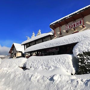 Hotel L'Escoundillou Saint-Jacques-des-Blats Exterior photo