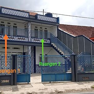 Hotel Penginapan Atau Kontrakan Rumah Ciwidey 1 Ruangan 2 Kasur Dewasa Kamar Mandi Dapur Dalam Sewa Harian Mingguan Bulanan Tahunan Boleh Exterior photo