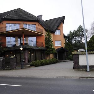 Hotel Zieliniec Posen Exterior photo