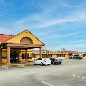 Suburban Studios Buffalo Airport Cheektowaga Exterior photo