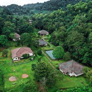 Hotel Abad Brookside Wayanad Vythiri Exterior photo