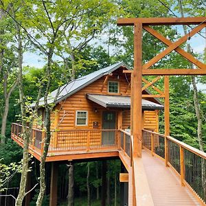 Villa Treehouse #7 By Amish Country Lodging Millersburg Exterior photo