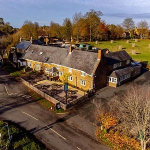 Hotel The Red Lion At Hellidon Daventry Exterior photo