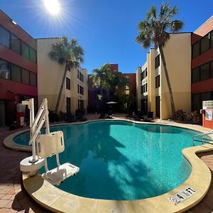 Tropical Palms Hotel Clearwater Exterior photo