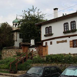 Guest House The Old Lowetsch Exterior photo