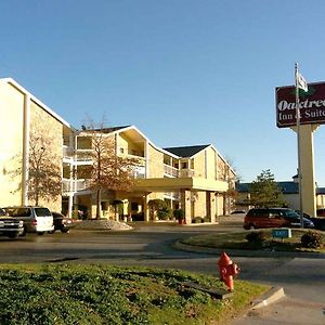 Oaktree Inn And Suites Oklahoma Stadt Exterior photo