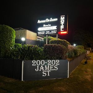 Asters On James Motor Inn Toowoomba Exterior photo