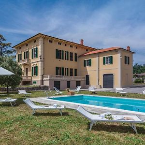 Villa Balbano Nozzano Castello Exterior photo