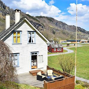 Beautiful home in Norheimsund with 3 Bedrooms Exterior photo