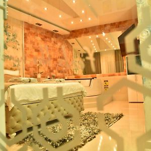 Design Apartment Premium Spa Lux 4 Star "Dubai" Completely Private Wellness & Spa Free Included Sauna & Jacuzzi & Salt Wall & Fire Place & 3D Ceilings & Business Wifi & Netflix & Keyless Code Entry & Full Smart App & Secure 2 Parking Place Ćuprija Exterior photo