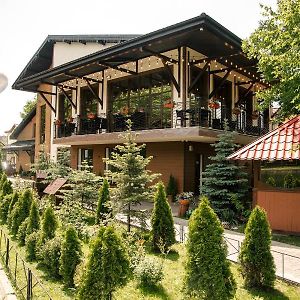 Hotel Near The Lake Lemberg Exterior photo