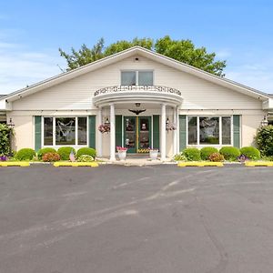 Glass House Inn Erie Near I-90&I-79 Exterior photo