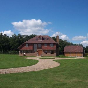 Gasthaus Farmhouse: Beautiful Rural Location. London From 60 Minutes. Ashford  Exterior photo