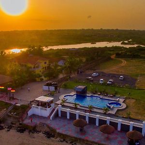 Coconut Pointe Villa&Beach Resort New Ningo Exterior photo