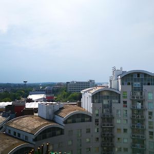 Ferienwohnung Town Centre Penthouse Basingstoke Exterior photo