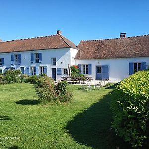 Bed and Breakfast Le Champ De L'Eau Crecy-la-Chapelle Exterior photo