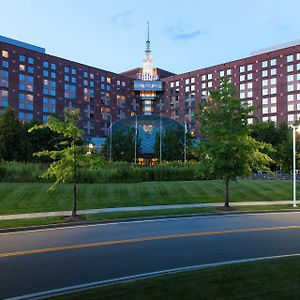 Hotel Hilton Boston Logan Airport Exterior photo