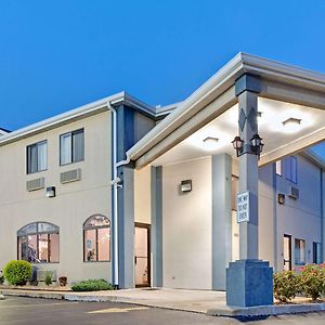 Travelodge By Wyndham St. Louis Berkeley Exterior photo