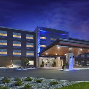 Holiday Inn Express & Suites Grand Rapids Airport North, An Ihg Hotel Exterior photo