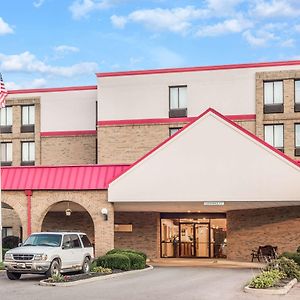 Hotel Ramada By Wyndham Xenia Exterior photo