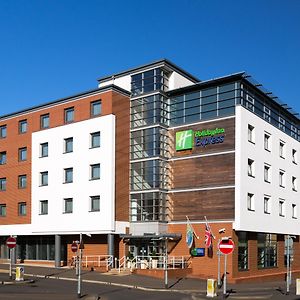 Holiday Inn Express Harlow, An Ihg Hotel Exterior photo