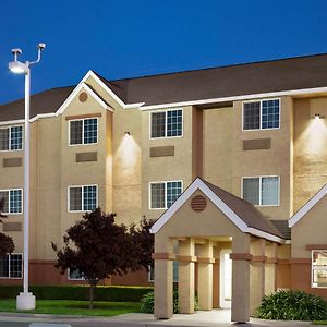 Microtel Inn&Suites Lodi Exterior photo