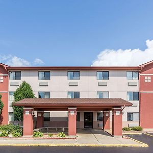 Hotel Super 8 By Wyndham St. Charles Saint Charles Exterior photo