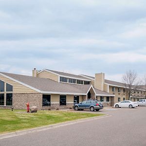 Days Inn & Suites By Wyndham Baxter Brainerd Area Exterior photo