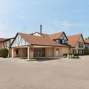 Days Inn By Wyndham Sarnia Harbourfront Exterior photo