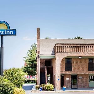 Days Inn By Wyndham Tappahannock Exterior photo