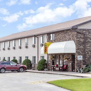 Motel Super 8 By Wyndham Antigo Exterior photo