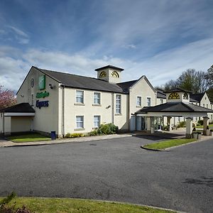 Holiday Inn Express Glenrothes Exterior photo