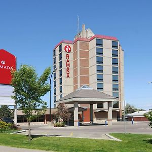 Hotel Ramada By Wyndham Lethbridge Exterior photo