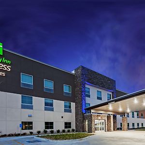 Holiday Inn Express & Suites - Coffeyville, An Ihg Hotel Exterior photo