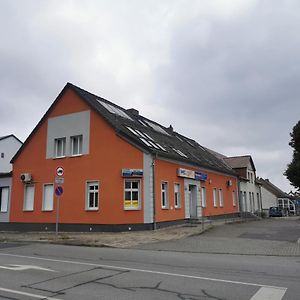 Hotel Zimmervermietung Schönfließer Stuben auch für Monteure Eisenhüttenstadt Exterior photo