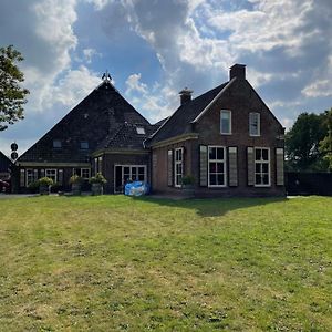 Ferienwohnung Prijs Gunstig Kamerverhuur, Op Karakteristieke Paarden Boerderij Aan De Rand Van Dokkum Exterior photo