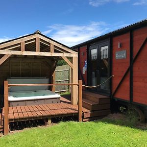 Ferienwohnung Luxury Railway Carriage With Own Private Hot Tub Clodock Exterior photo