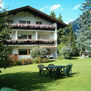 Bed and Breakfast Gästehaus Ahornblick Mayrhofen Exterior photo