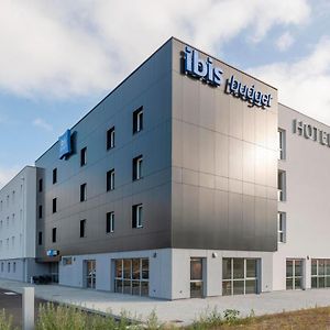 Hotel Ibis Budget Mont De Marsan Exterior photo