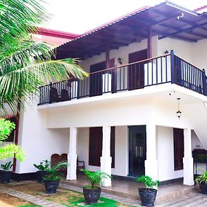 Parallel Villa Trincomalee Exterior photo