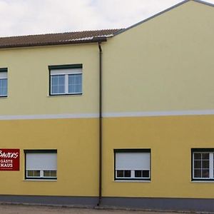 Hotel BAUERs Gästehaus Obersiebenbrunn Exterior photo