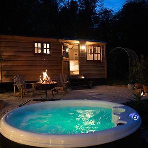 Villa Luxury, Rural Shepherds Hut With Hot Tub Nr Bath Bristol Exterior photo