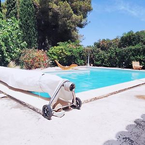 Ferienwohnung Offrez-Vous Un Sejour Dans Notre Studio T1 Bis A Entressen Une Grande Piscine Pour Se Rafraichir ,Un Espace De Jeux Pour Enfants Pour Des Heures De Divertissement Un Terrain De Petanque Pour Des Parties Endiablees Exterior photo