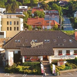 Hotel Penzion A Restaurace U Johana Zlín Exterior photo