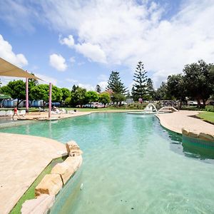 Hotel Toowoon Bay Holiday Park Entrance Exterior photo